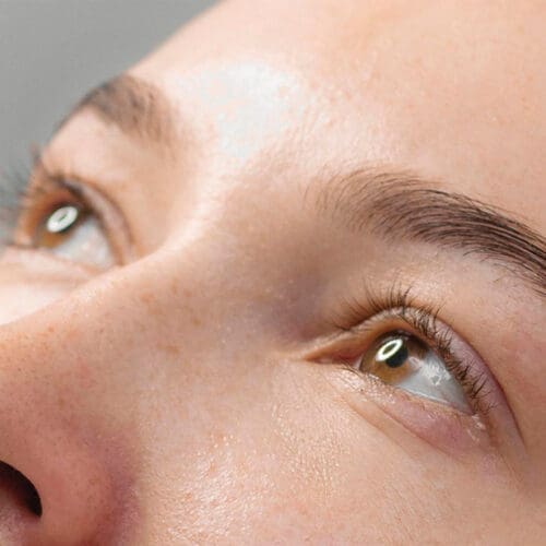 Cuidado de pestañas débiles como parte del autocuidado diario